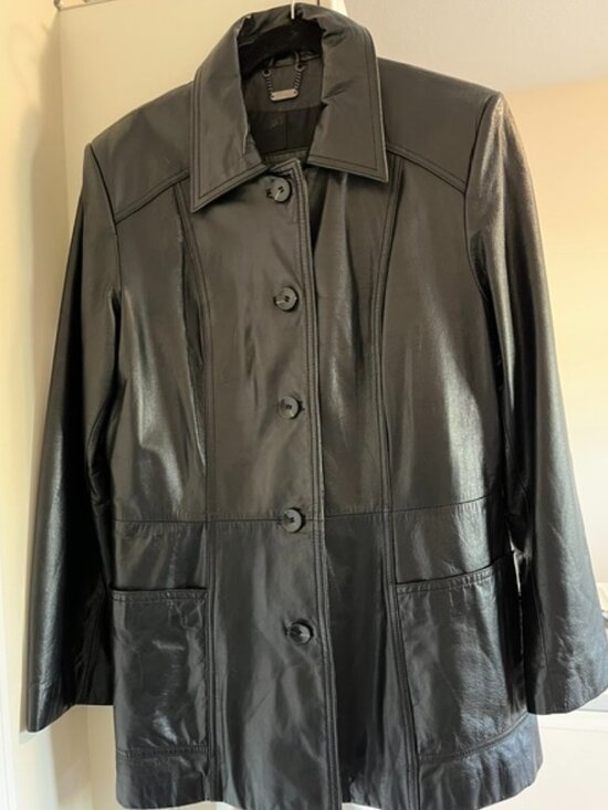 Danier Jackets & Blazers - Danier women’s black leather jacket.
